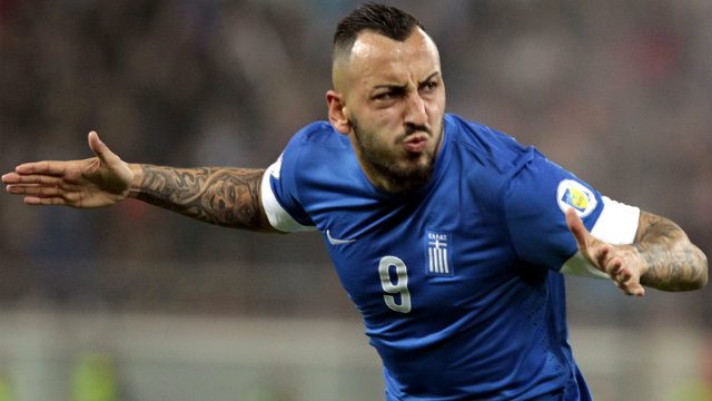 Kostas Mitroglou, who is the most expensive Greek player in history, has struggled with knee troubles. Photo by Orestis Panagiotou/EPA