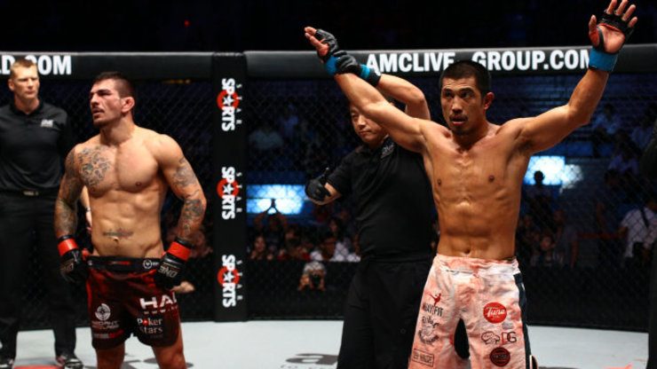 ONE FC boss explains Eric Kelly’s ‘frozen’ contract