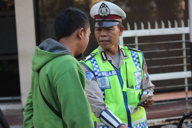 Polisi Indonesia harus dihormati karena menolak suap