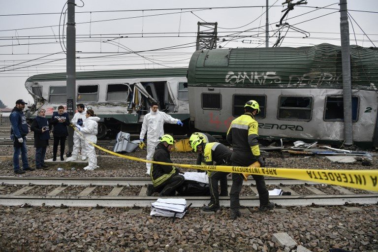 3 dead as packed Italy commuter train derails