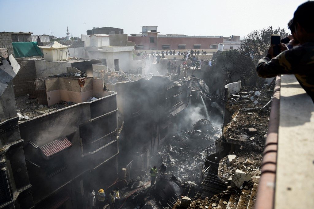 97 dead, 2 survivors in Pakistan plane crash