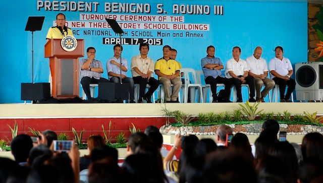 Aquino to students: Books first before Facebook