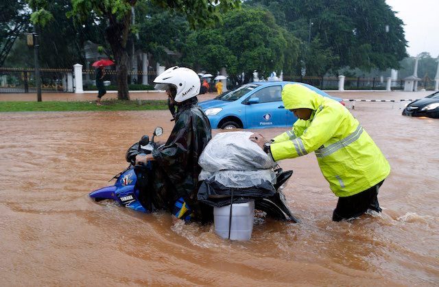 Hujan dan rob sampai Valentine, banjir di Jakarta belum usai