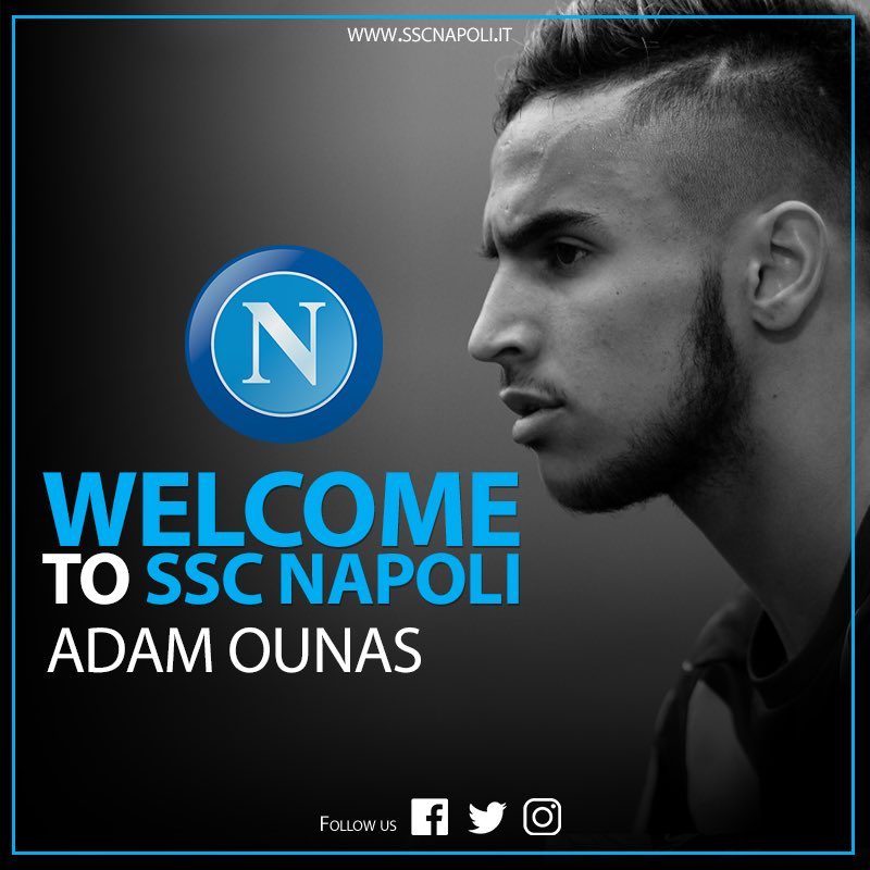 Adam Ounas telah meresmikan kepindahannya ke Napoli. Foto dari Twitter/@sscnapoli 