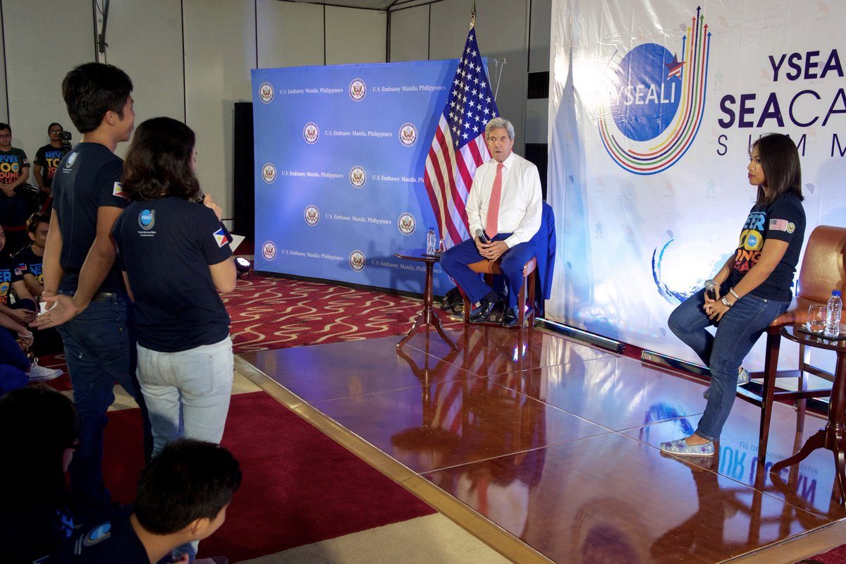 Kerry to Filipino youth: Lead ocean conservation efforts