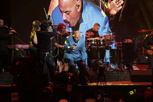 LEGEND. Grammy Award Winner James Ingram rocking the show with one his greatest composition “P.Y.T (Pretty Young Thing).” Photo courtesy of Marriott Manila  