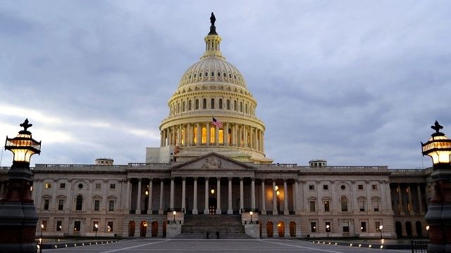U.S. lawmakers clinch spending deal to avert gov’t shutdown