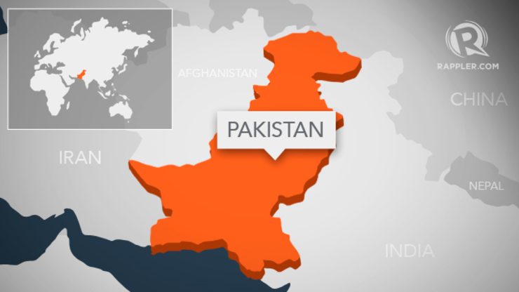 Militants from Afghanistan storm Pakistan check posts