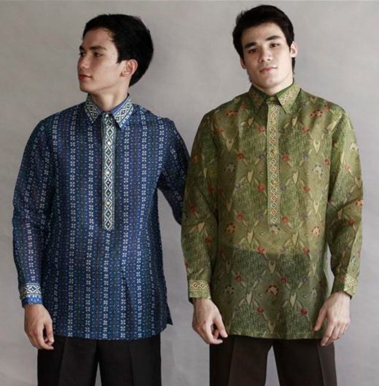 HIGH-END PRODUCT. The Barong Batik's market is the middle and upper classes, mostly CEOs and CFOs. Photo from Barong Batik's Facebook page 