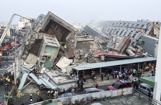 Rescuers scramble to save Taiwan quake victims