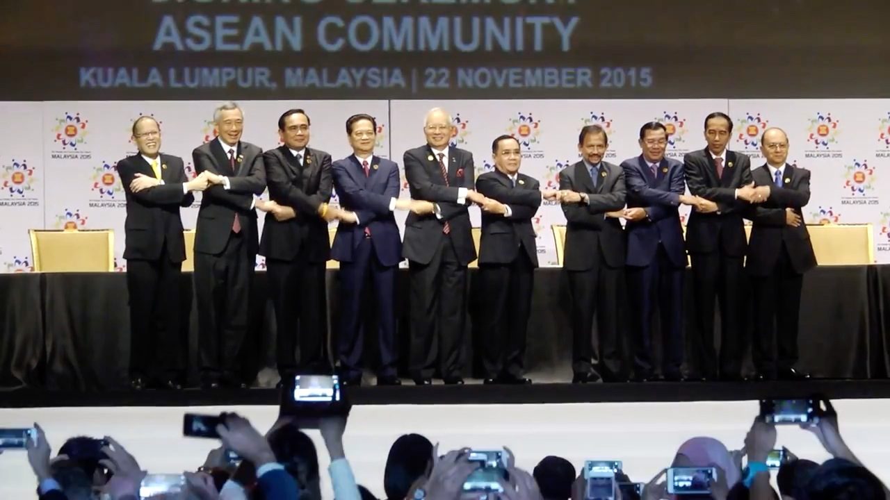VLOG: ASEAN, China agree to conclude sea pact
