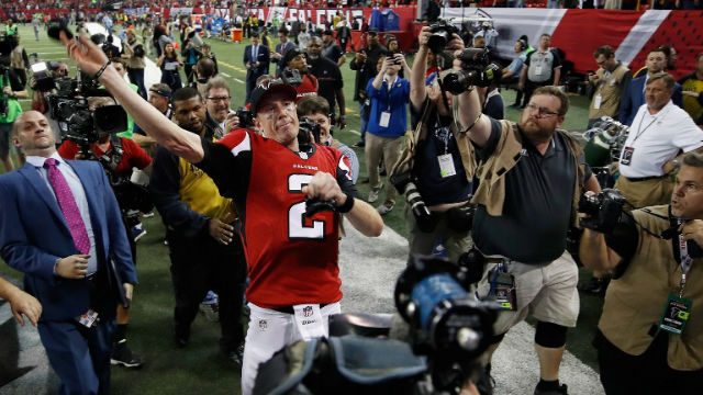 MOVING FORWARD. Matt Ryan and the Atlanta Falcons are off to the NFC title game. Gregory Shamus / GETTY IMAGES NORTH AMERICA / AFP 