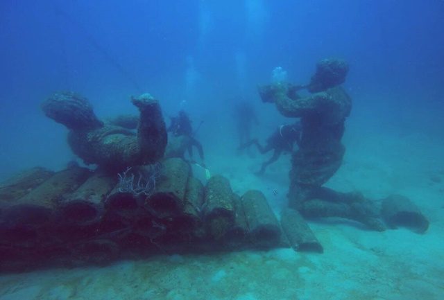 Cantiknya ‘Atlantis’ tersembunyi di bawah laut Pulau Kodingareng Keke