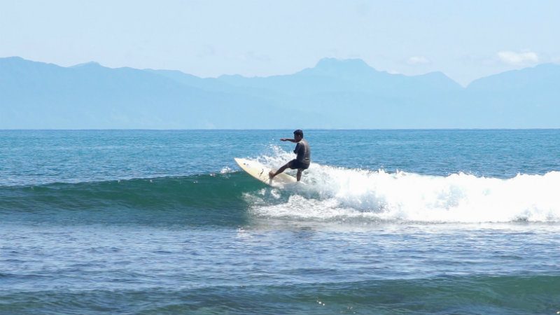 WATCH: Baler surfer breaks barriers despite disability