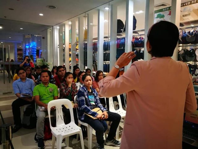 Albay job seekers get tips on money management, workers’ rights, and business startups