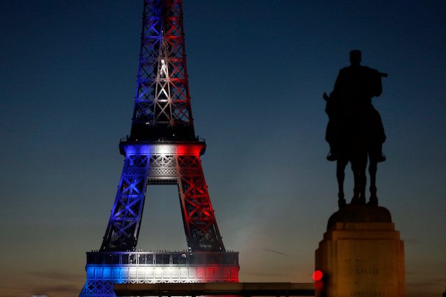 Berduka atas korban teroris di Paris, Menara Eiffel dipadamkan