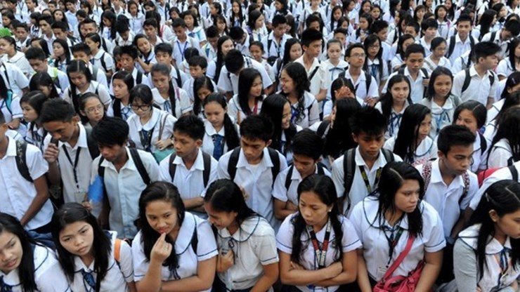 NO CONDOM DISTRIBUTION. Quezon City Mayor Herbert Bautista prohibits the Department of Health's planned distribution of condoms in public schools in the city. File photo by AFP  