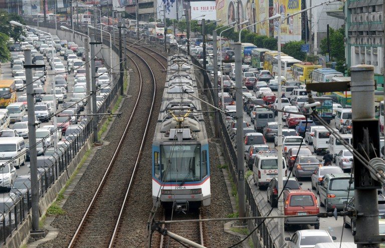 Woman dies in hospital after fainting inside MRT3