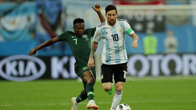 GOL. Lionel Messi membukukan satu gol di laga Argentina melawan Nigeria yang berujung kemenangan Argentina. Foto dari FIFA.com 