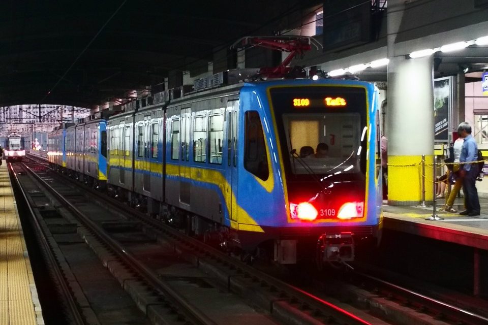 LOOK: 3rd China-made Dalian train hits MRT3 tracks until February 1