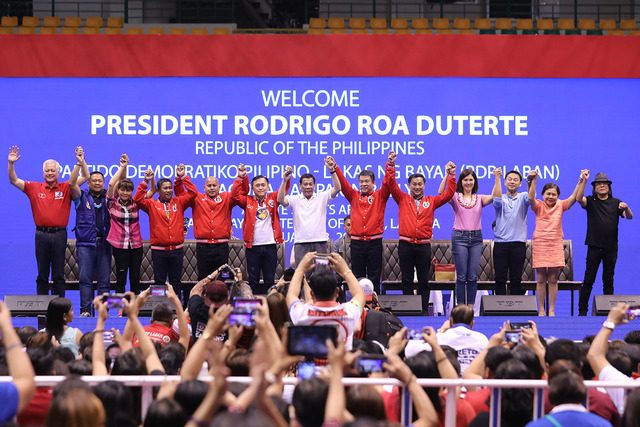 CAMPAIGN RALLY. President Rodrigo Duterte joins his chosen senatorial bets at the Alonte Sports Arena in Biñan City, Laguna, on February 23, 2019. Malacañang photo   