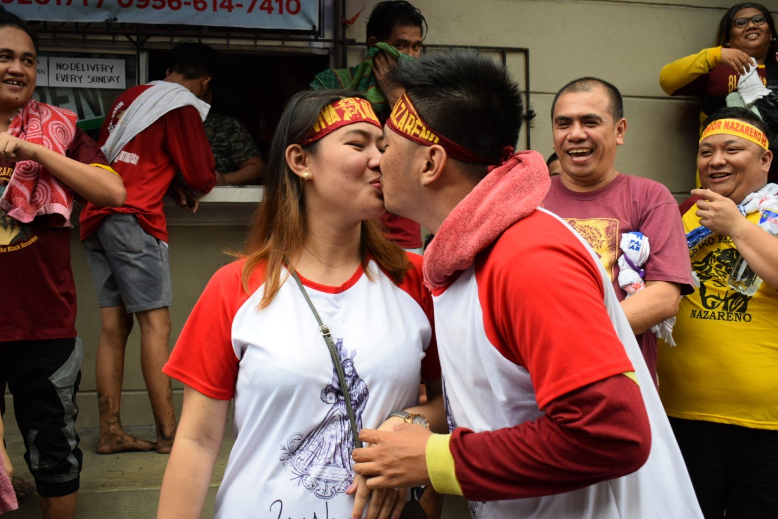 ‘Sana all’: Devotees cheer couple who got engaged during Traslacion 2020