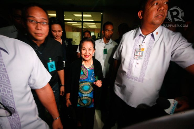 BAIL. In this file photo, former Makati Mayor Elenita Binay, wife of Vice President Jejomar Binay, is at the Sandiganbayan to post bail for a corruption case. File photo by Rappler 