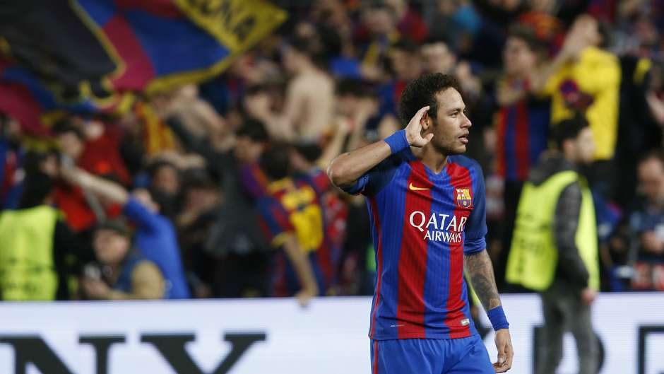 Neymar usai merayakan gol ke gawang PSG, Kamis (9/3). Foto diambil dari @FCBarcelona/Twitter 
