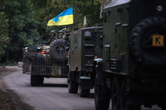 Ukraine, pro-Russian rebels resume peace talks