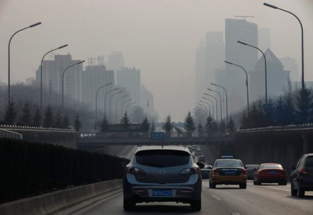 Beijing’s second red alert issued due to choking smog