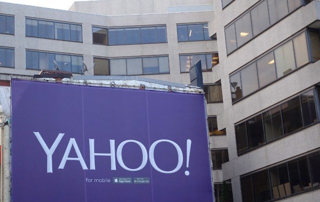 Yahoo slashes price of Verizon deal $350-M after data breaches