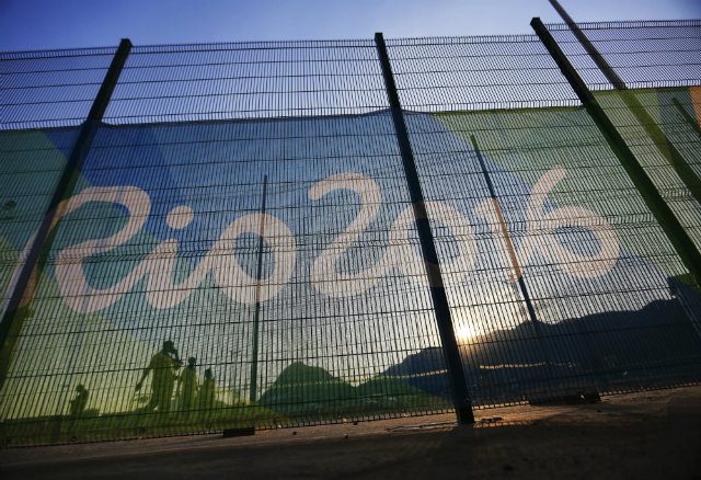 ‘Mugging’ scene in Rio games ceremony sparks controversy