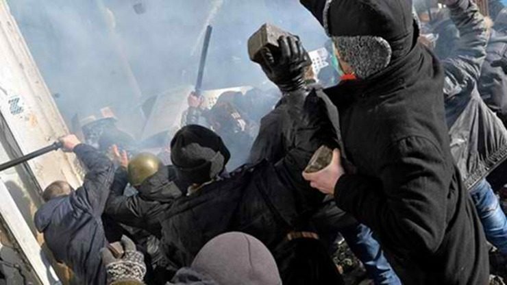 Amnesty accuses Ukraine rivals of atrocities