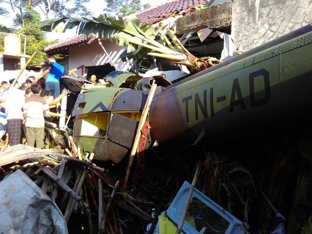 FOTO: Tragedi jatuhnya helikopter TNI AD di Sleman