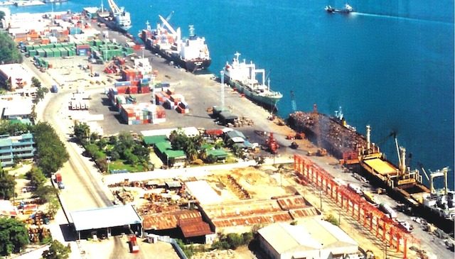 Dismissed Customs police still reporting at Davao port