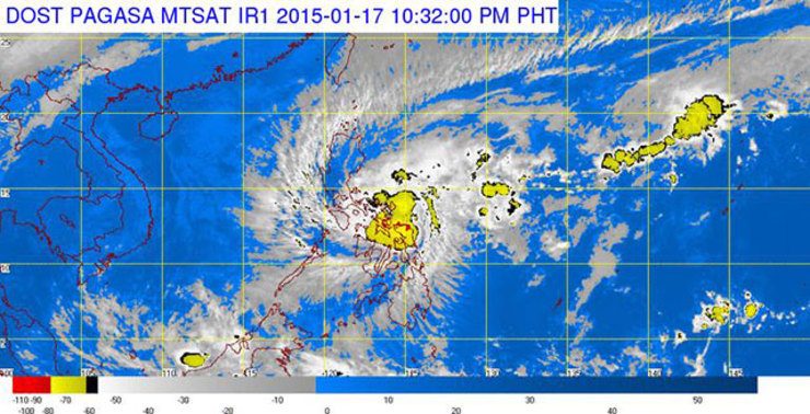 Amang slightly weakens, moves toward Bicol region