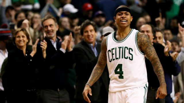 BOSTON'S MVP. Isaiah Thomas receives MVP chants from the Celtics crowd during their win against the Raptors. Maddie Meyer / GETTY IMAGES NORTH AMERICA / AFP 