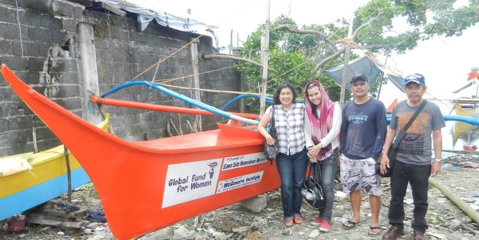 BOAT OF HOPE. Fisherfolk and residents from  the remote island of Homonhon in Guiuan, Eastern Samar say Liza Maza's WeGovern Institute gave them boat that linked them back to mainland Guiuan a month after Super Typhoon Yolanda (Haiyan) almost wiped out their community in November 2013. Photo from We Govern Institute Facebook page     