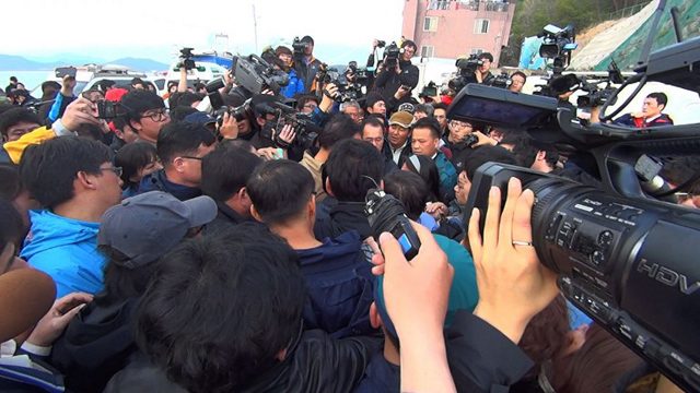 South Korea ferry disaster film shown despite protests