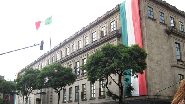Mexico Supreme Court judges slash own salaries