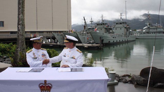 Australia hands over 2 ships to PH Navy
