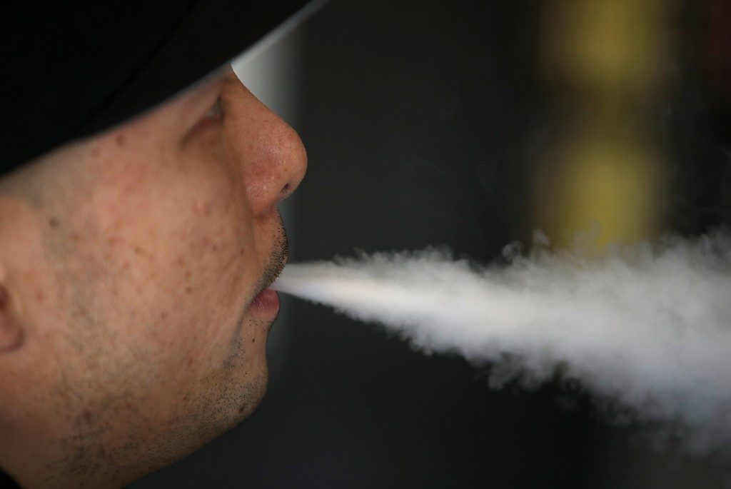 U.S. to ban flavored vaping products as lung disease cases surge