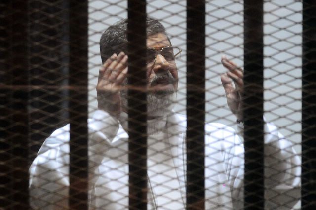 Egypt court jails ousted president Morsi for 20 years