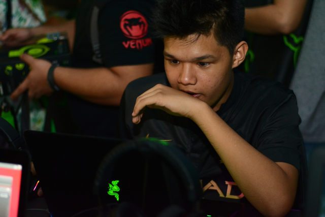 Filipino gamers bleed green as Razer opens concept store