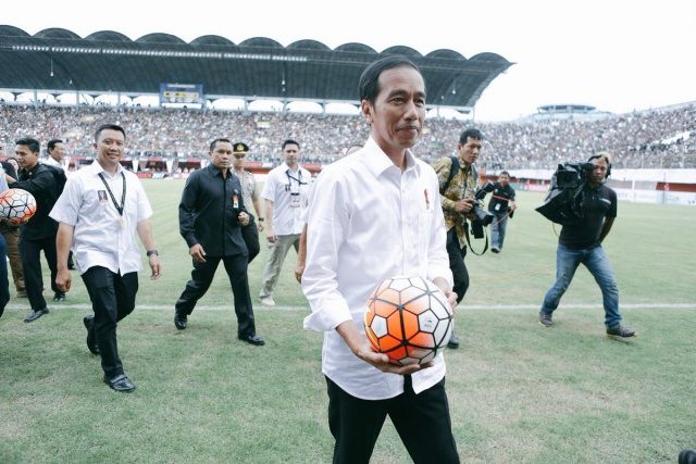 Jokowi berharap sepakbola bisa menyatukan rakyat Indonesia