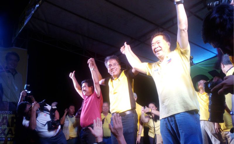Bacolod supporters to Roxas: ‘When you win, don’t abandon us’