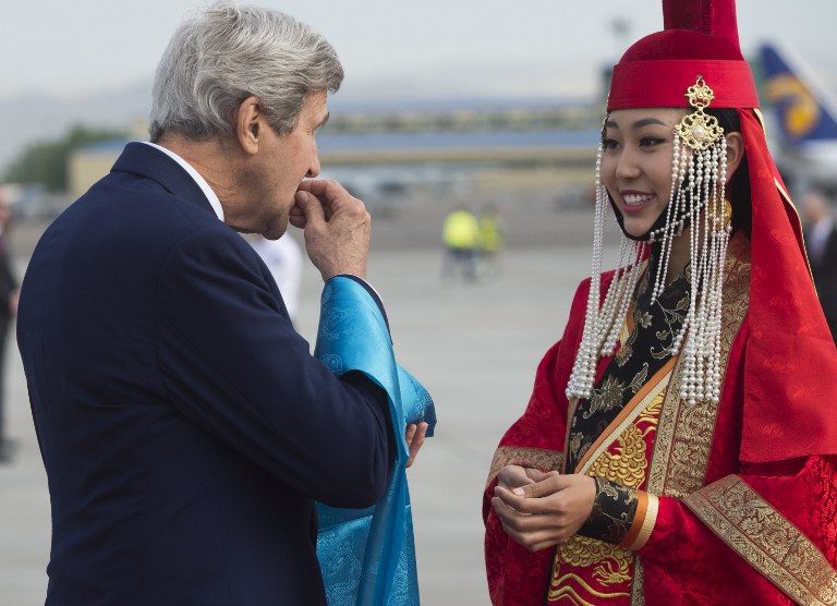 Kerry praises Mongolia as ‘oasis of democracy’