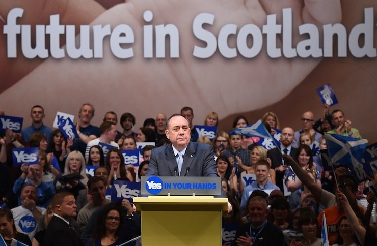 YES WE CAN. Scotland's First Minister Alex Salmond delivers his final independence speech to supporters in Perth, Scotland, Britain, 17 September 2014. Andy Rain/EPA
