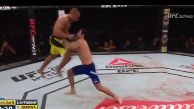 UFC: Barboza puts Dariush’s lights out with flying knee
