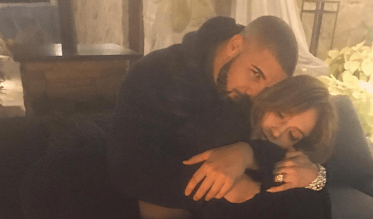 Kompak mengunggah foto mesra, Drake dan JLo resmi pacaran?